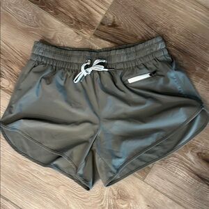 Vuori Clementine Women's Shorts in Olive Green